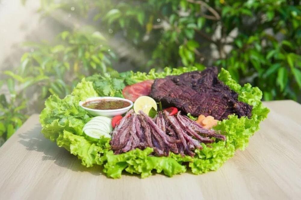 Thịt trâu gác bếp.